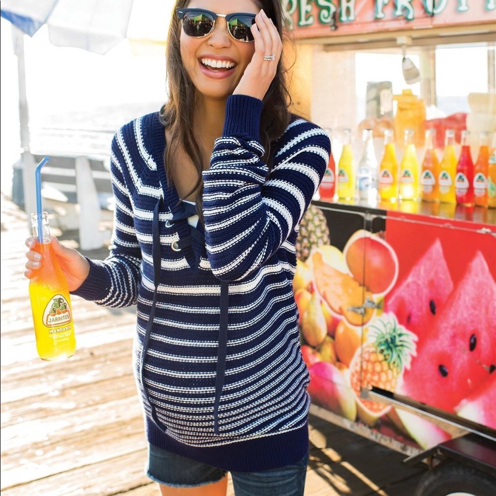 Motherhood Maternity XS sweater NWT